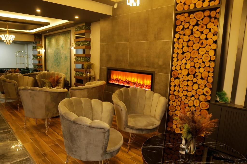 Grand Zara Hotel photo