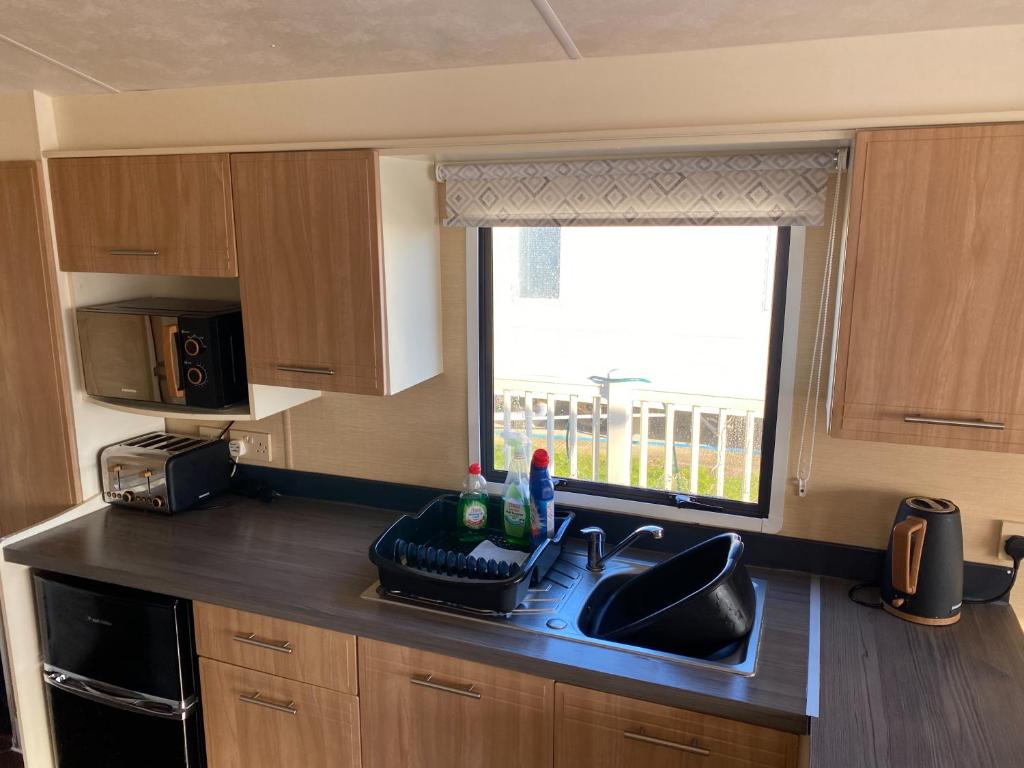 2 and 3 Bedroom Caravans with Hot Tubs at Tattershall photo 5