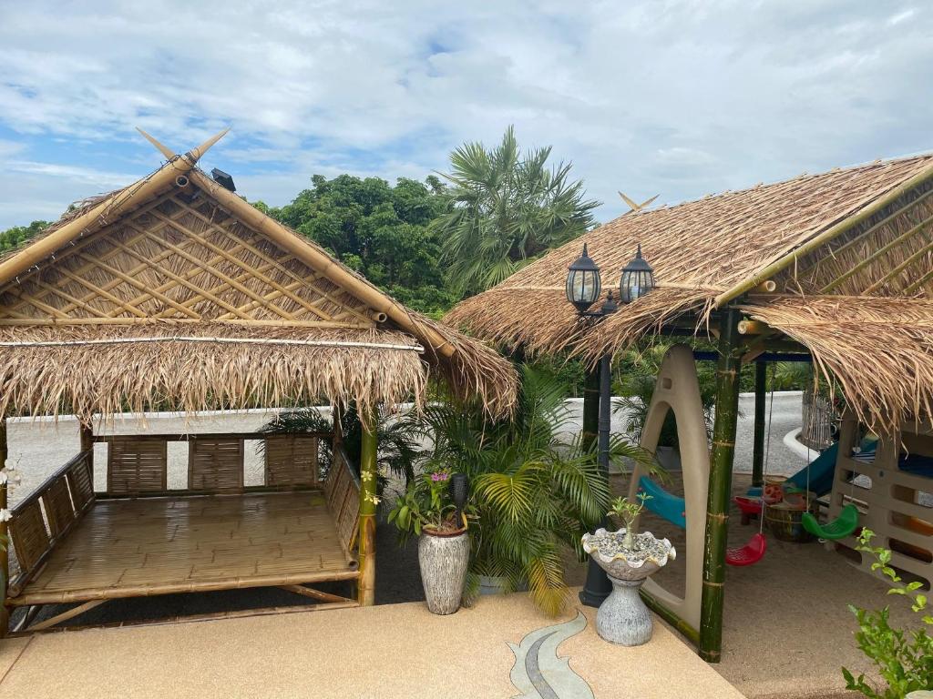 Exterior view, SB Holiday Resort - Chiang Mai in Chiang Mai