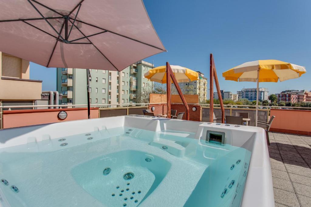Hotel Joli - 4