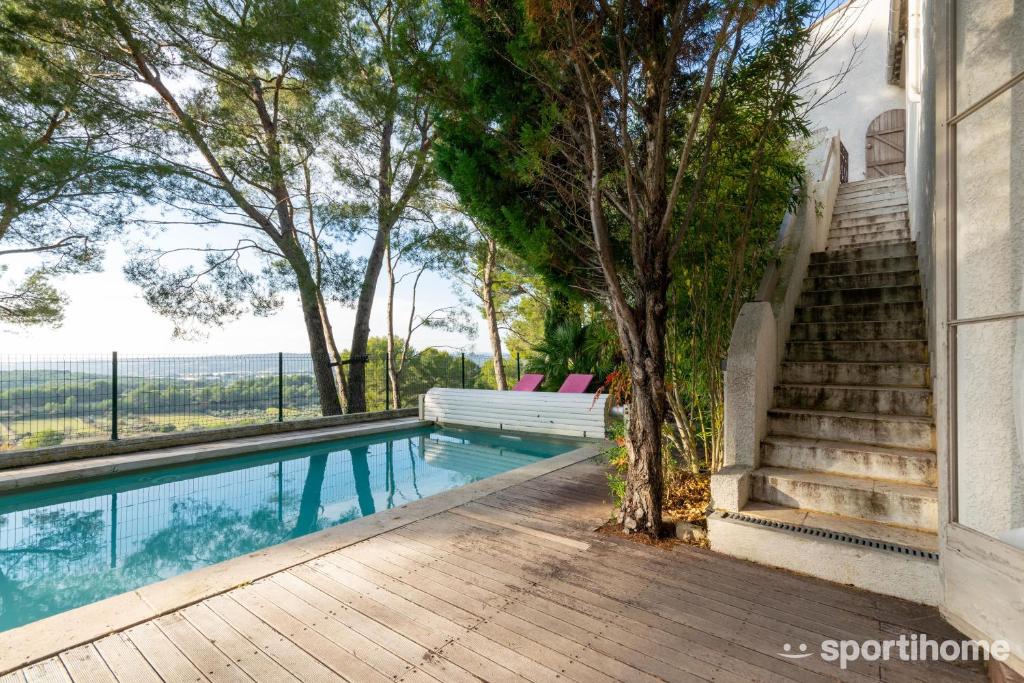 スイミングプール