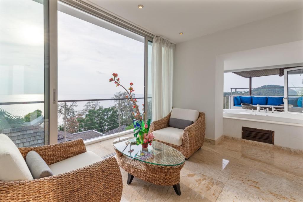 Surin Heights Villa