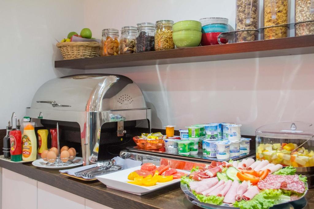 โรงแรมโกมาแต็ง โอเปรา แอสโทเตล (Hotel Caumartin Opera - Astotel)