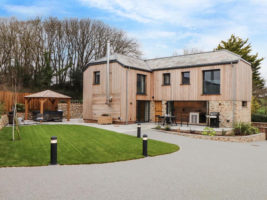 The Granary at Boskensoe Barns, Falmouth