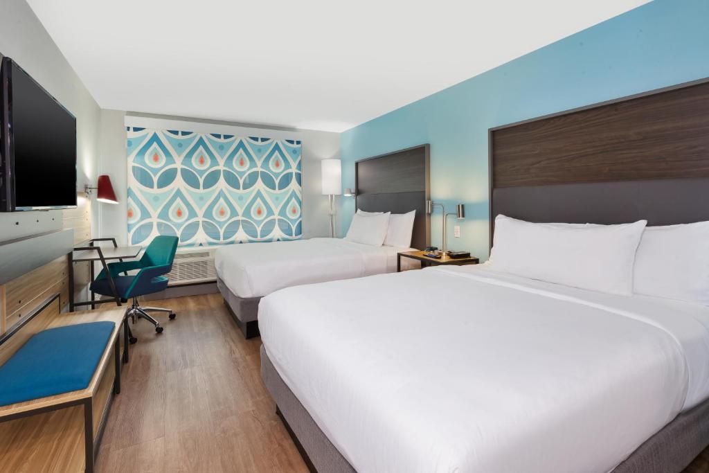 1. 트루 바이 힐튼..