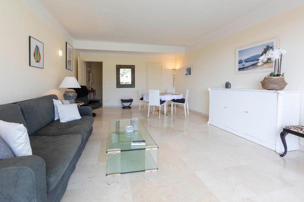 Appartement entièrement équipé de 105 m2 avec vue mer et collines - 5