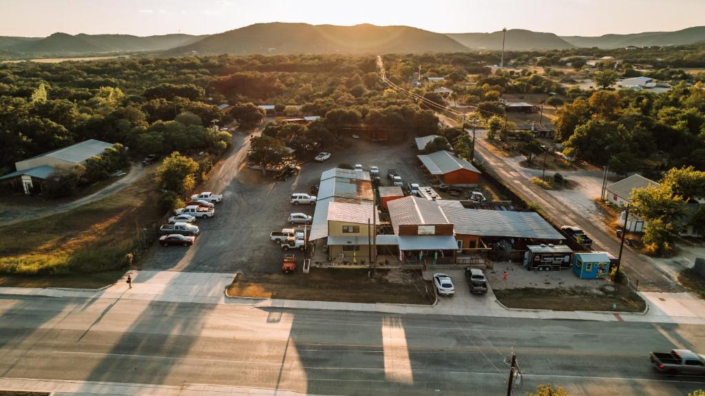 The Historic Leakey Inn photo