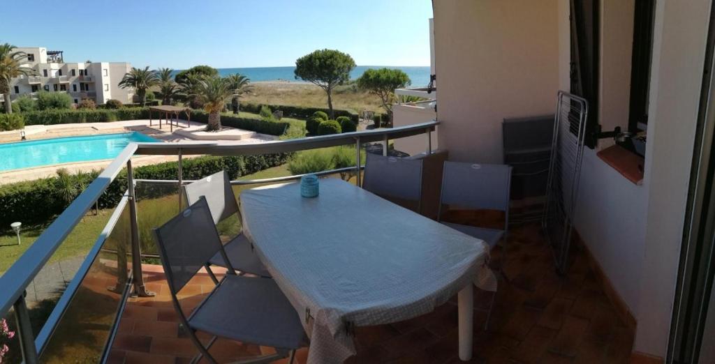 Résidence Les Capitelles à Saint Cyprien avec accès direct plage- Balcon donnant Splendide vue Mer et Piscine - 2