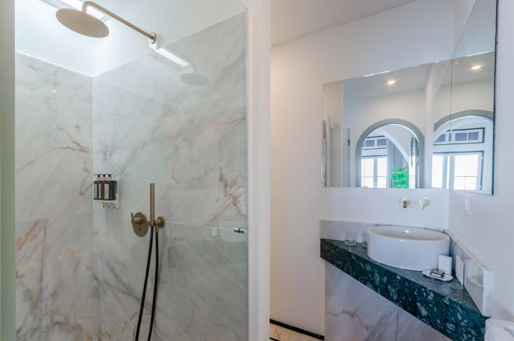 Westlight Cascais Chalet - Adults Only photo