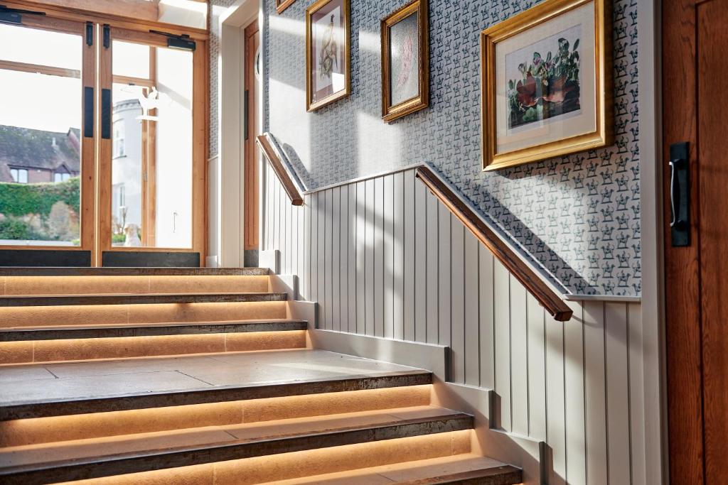 Hare and Hounds Hotel photo