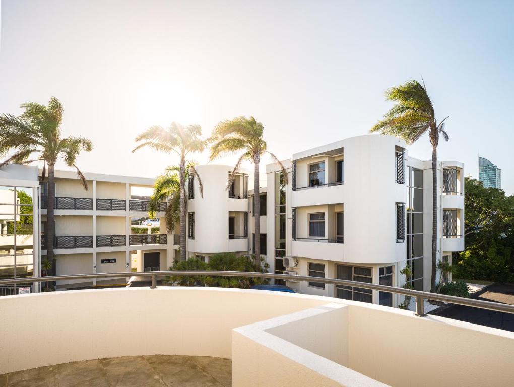 Hotel Exterior Image