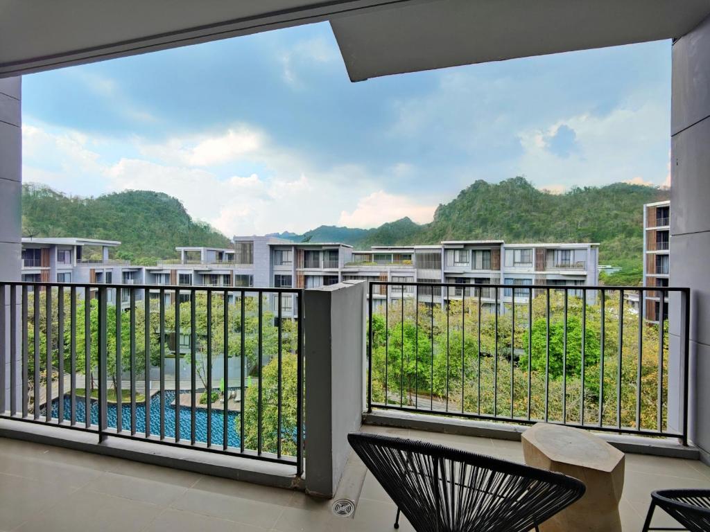 2 Bedroom Khaoyai Poolsuite by Nancy — Hotel in Khao Yai