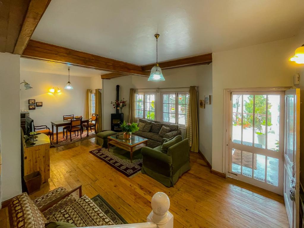 Birdwood Cottages photo