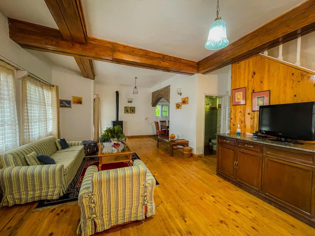 Birdwood Cottages photo