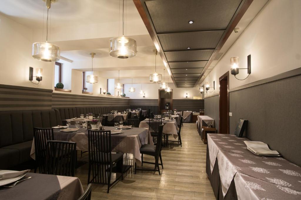 サヴォイ ホテル (Savoy Hotel) レストラン