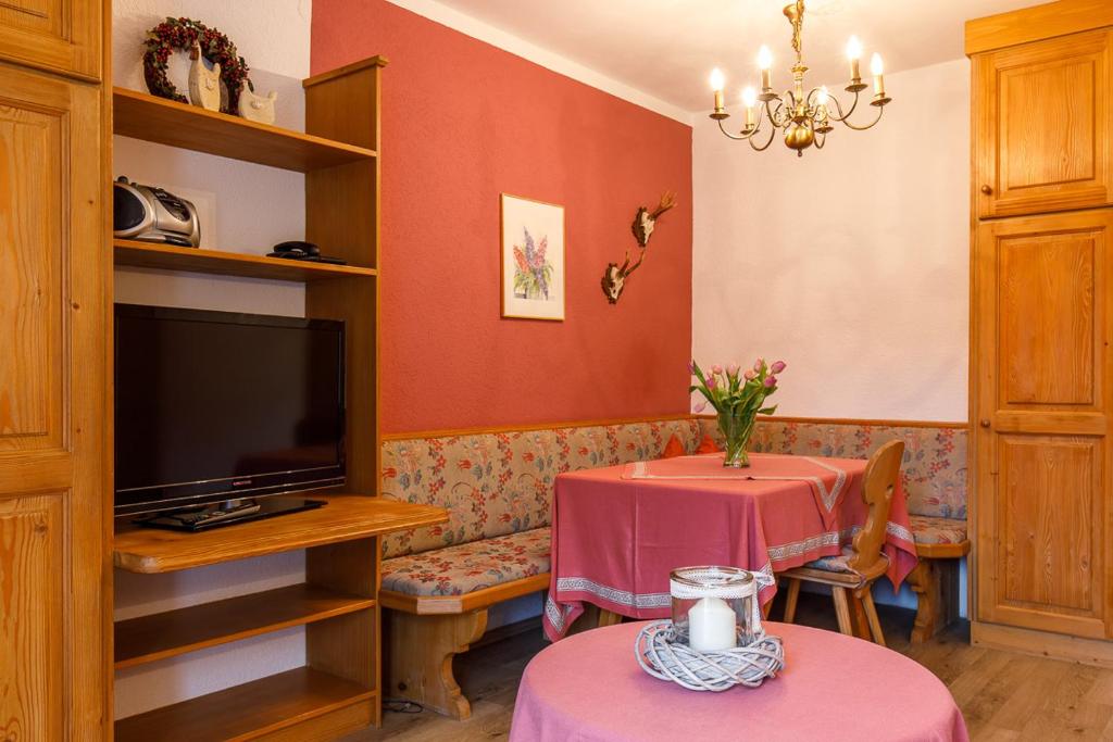 Ferienwohnungen Gastager - Lohener Hof photo