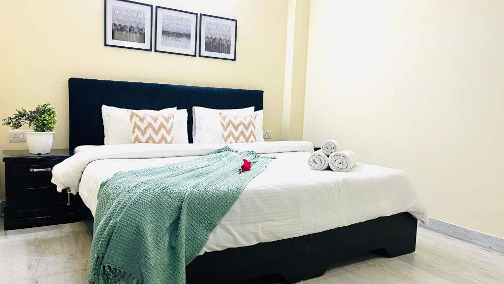 DLF Galleria Service Apartments Gurgaon photo