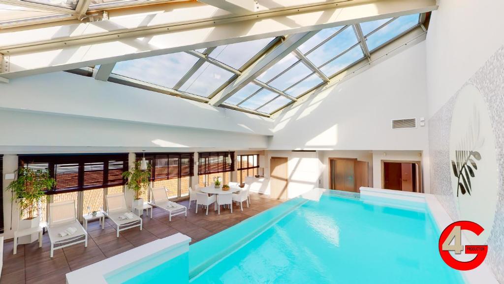THE POOL HOUSE Cannes - 5