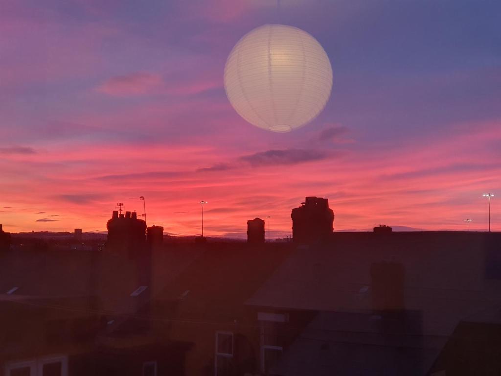 Inviting 2-Bed Apartment in Newcastle upon Tyne