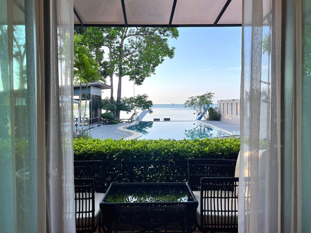 Balcony/terrace, Blue Orchid Beach in Krabi