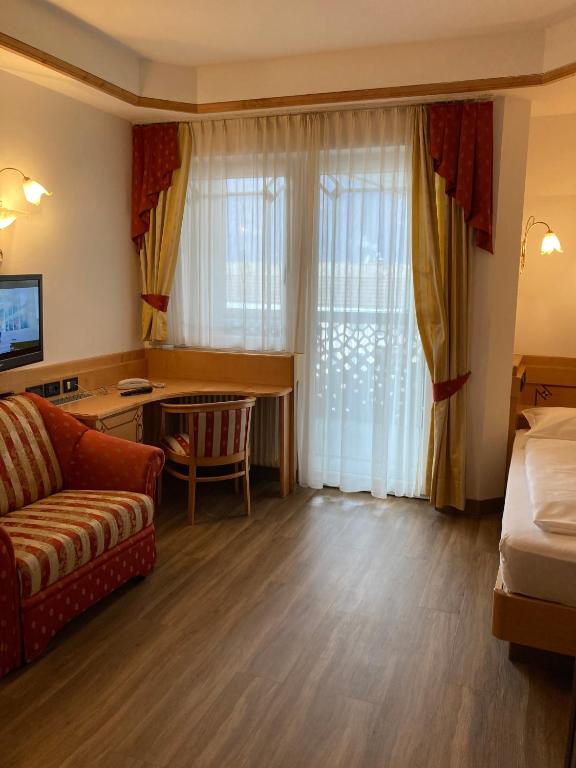 Hotel Ideal Park photo