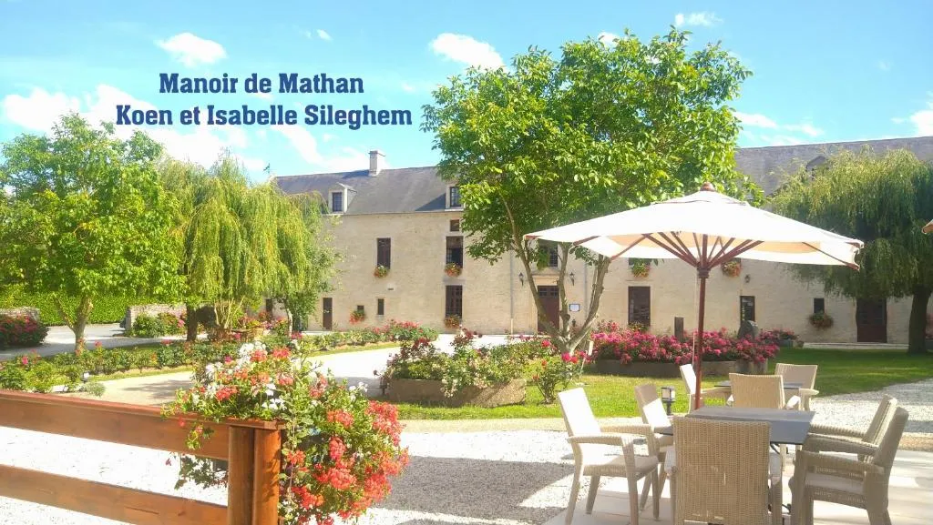 Hôtel Le Manoir De Mathan Crépon à la campagne 5 mn d'Arromanches et 10 mn de Bayeux，位于克黑朋的酒店