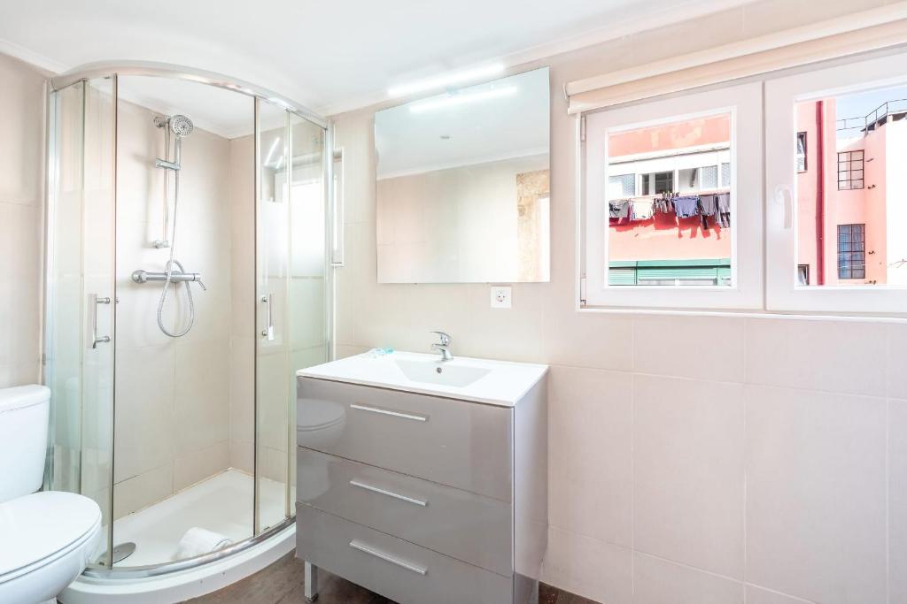 GuestReady - Yellow Shine photo