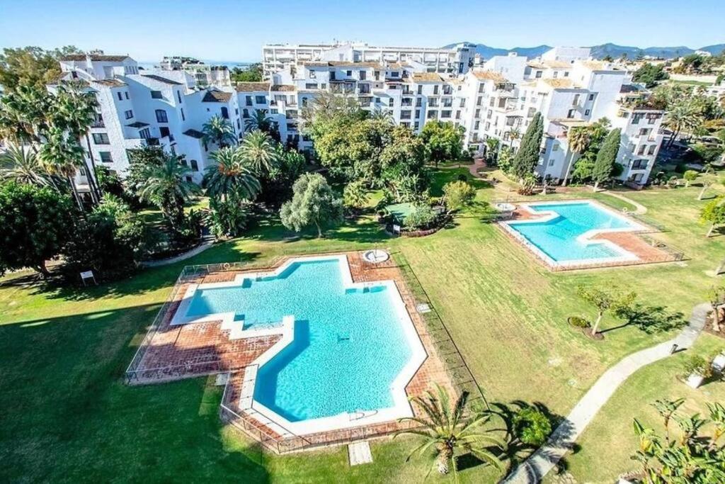 Luxury Apartment in Puerto Banus Free Parking, 100m to Beach & Marina - 5