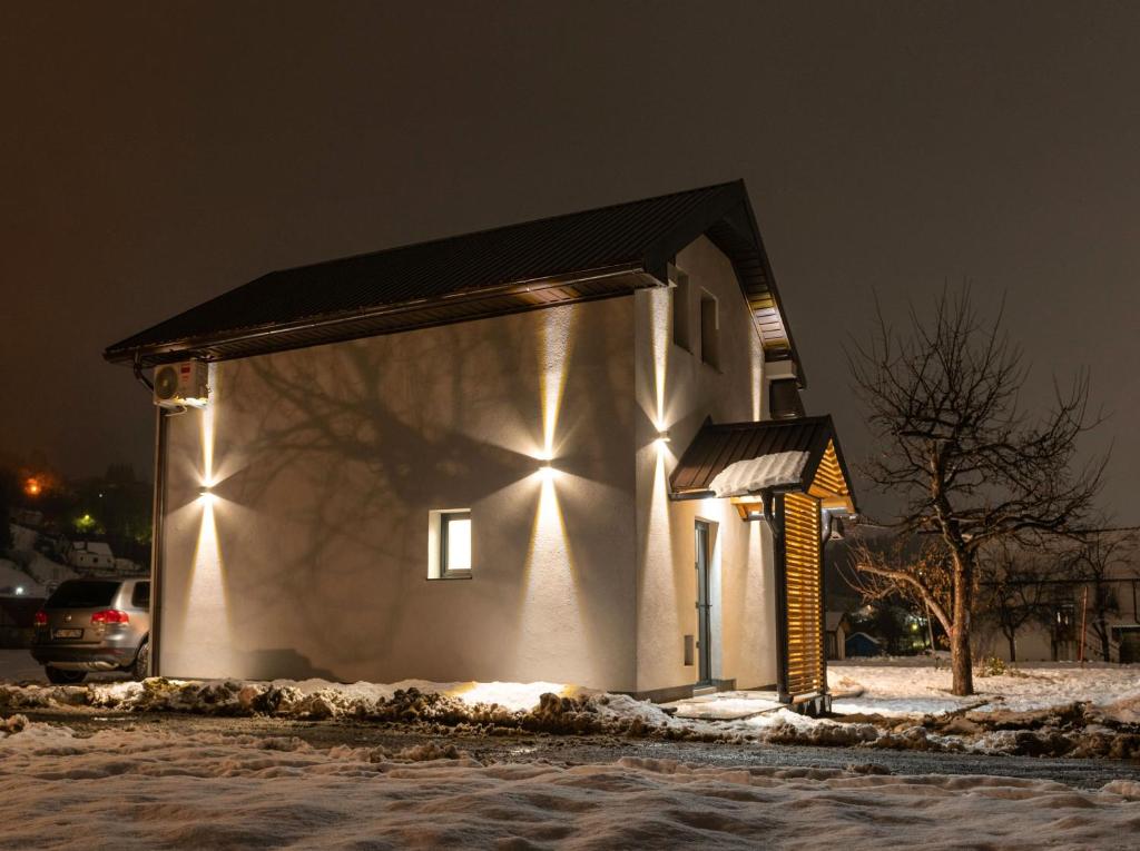House For Rest VIN - 2