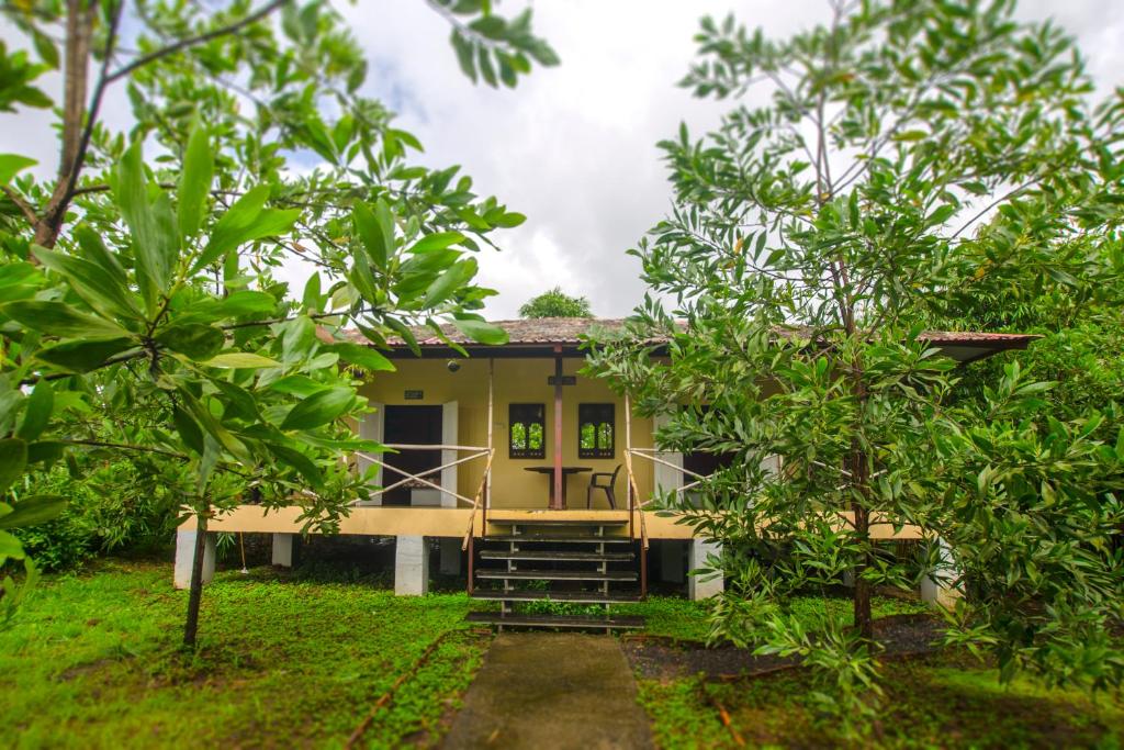 JenJon Wood County Phansad Alibaug — Hotel in Tambadi