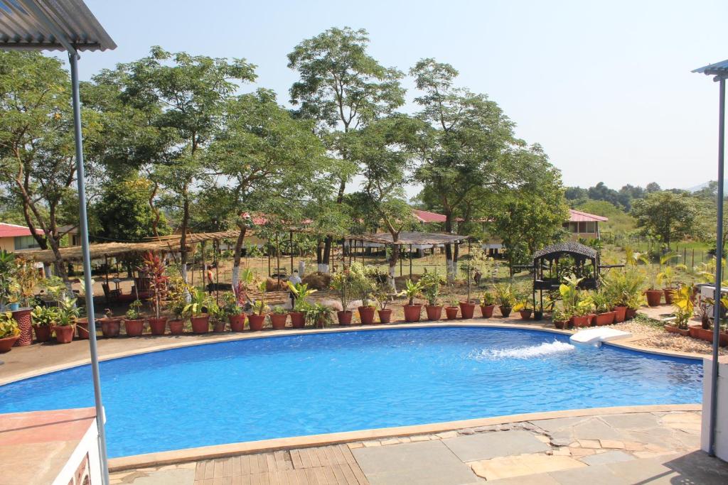 JenJon Wood County Phansad Alibaug photo