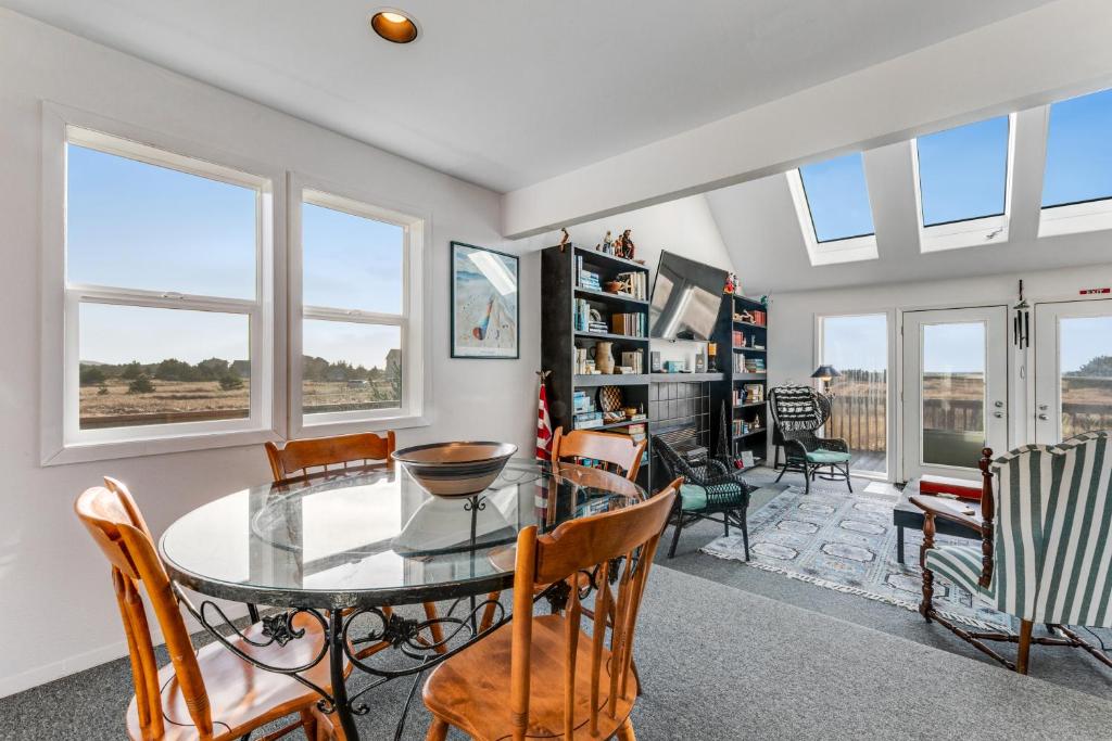 Salt & Seagrass, Long Beach