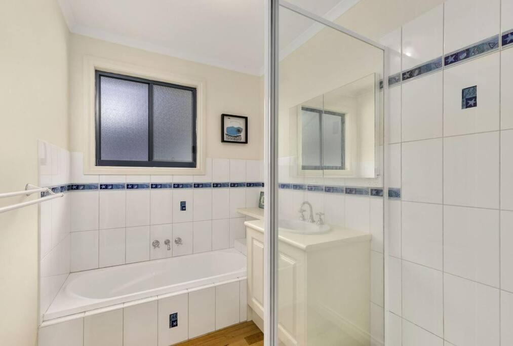 Phillip Island Time - Large home with self-contained apartment sleeps 11 photo