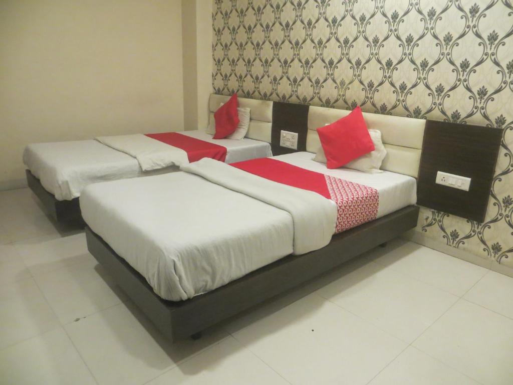 OYO 15676 Hotel Aaradhy