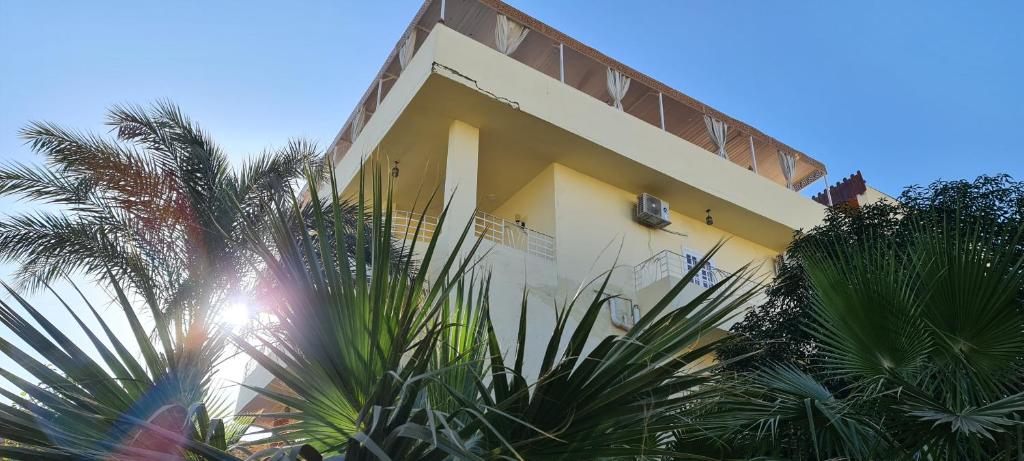 Senmut Luxory Rooms