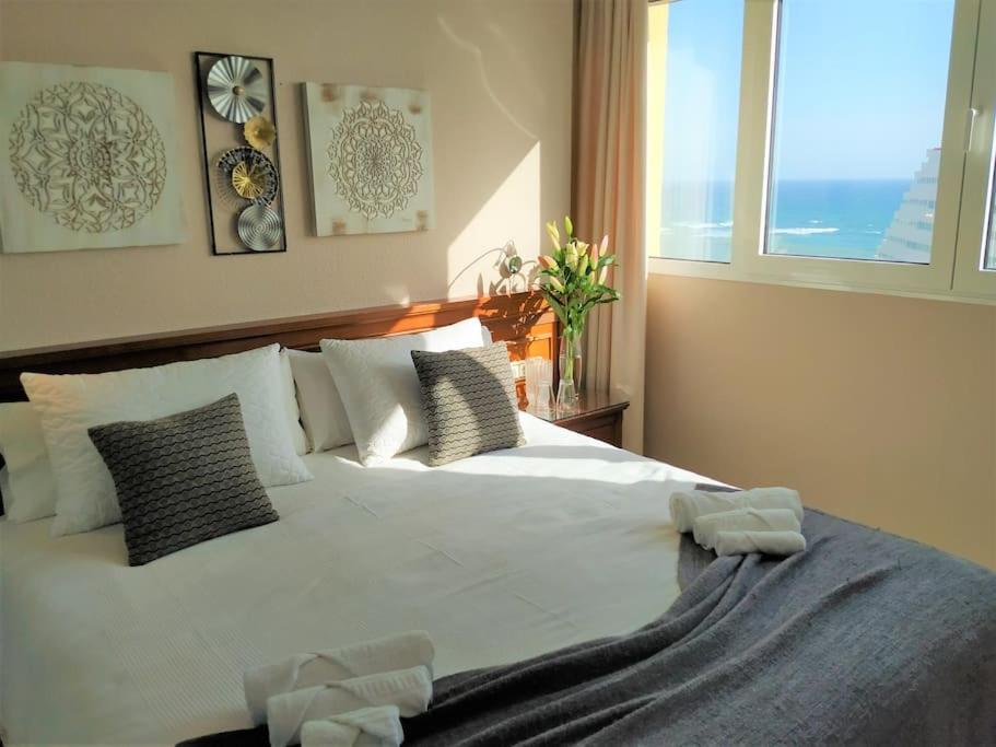 Don Gustavo 2 Bedroom Beach Front Apt, Sea Views - 3