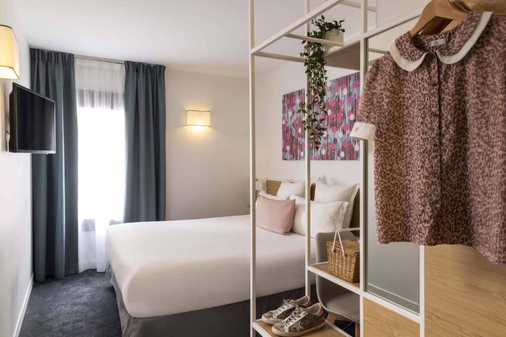 Hotel Paris Louis Blanc - 2