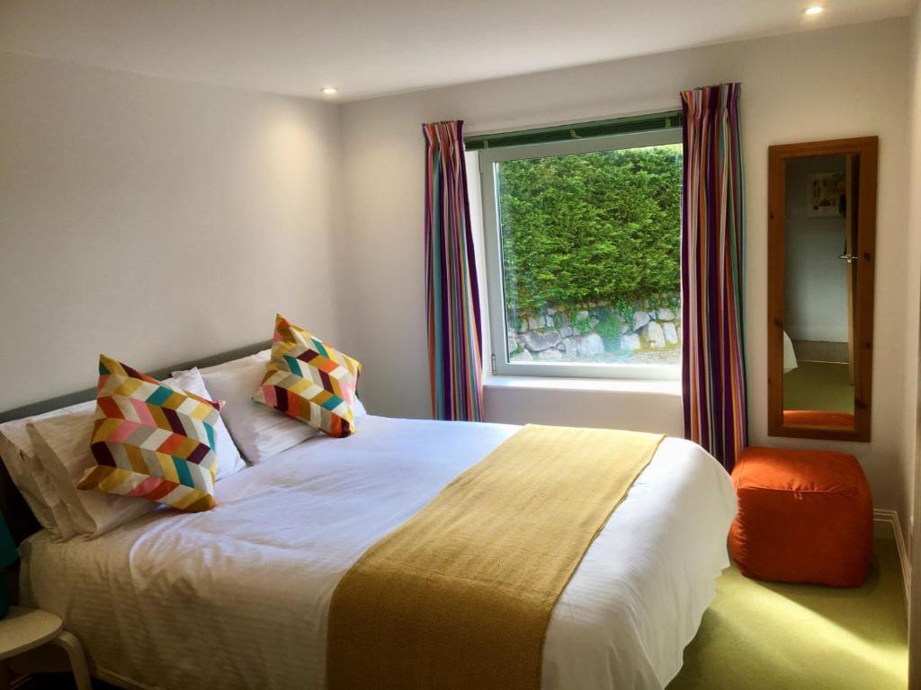 The Wrens Annexe - stylish self-contained 2-bed annexe, Penzance