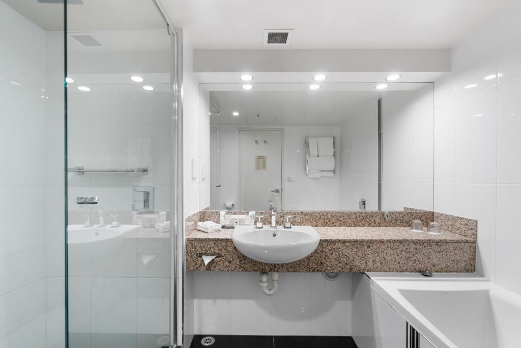 Hotel Grand Chancellor Launceston photo