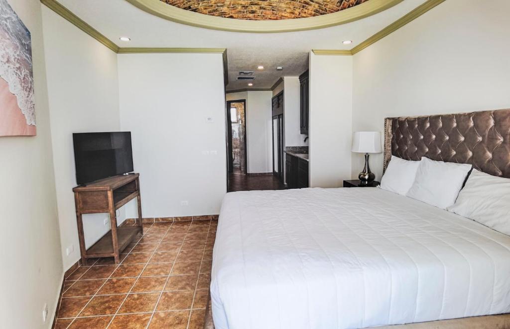 Esmeralda Beach Resort photo