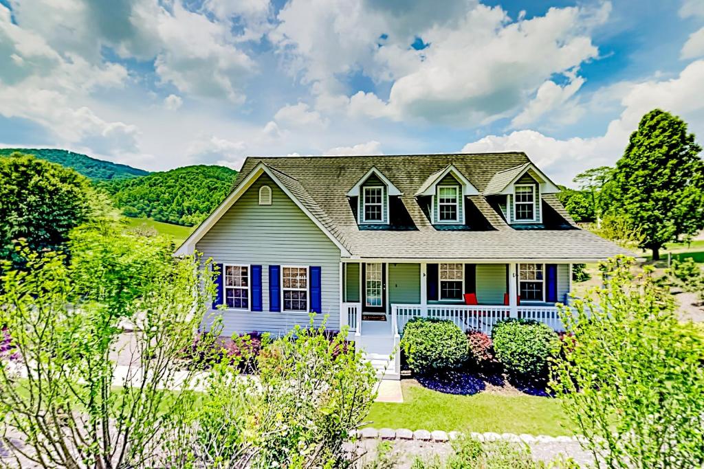 Storybook Escape, Weaverville