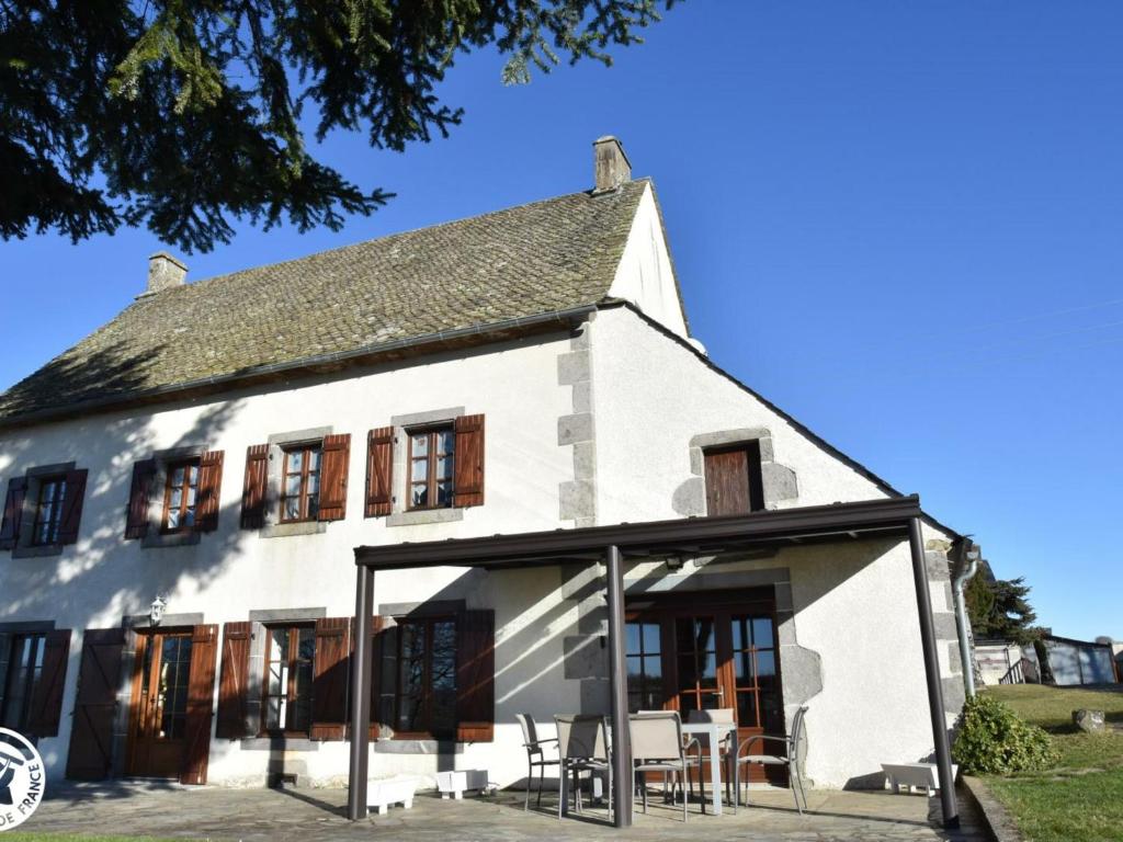 Gîte Tauves, 6 pièces, 8 personnes - FR-1-630-135
