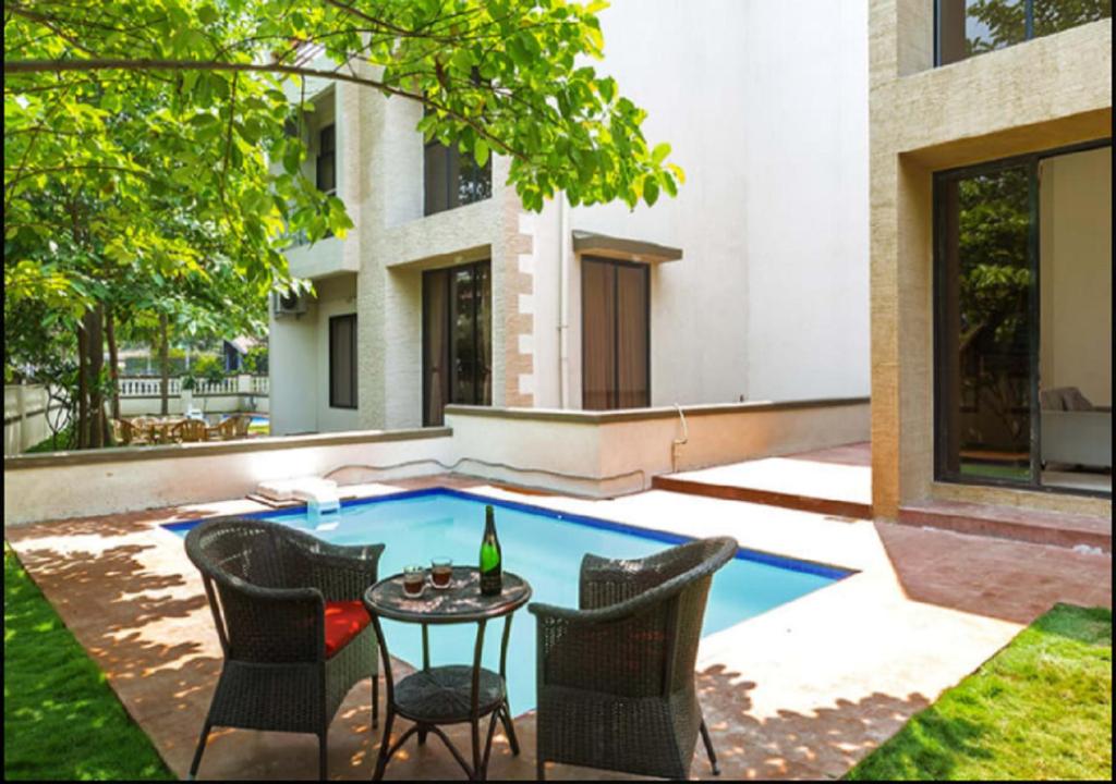 StayVista at Greenwoods Seven Villa photo