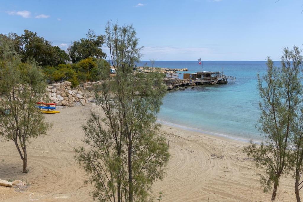 Green Bay Villa By The Sea photo
