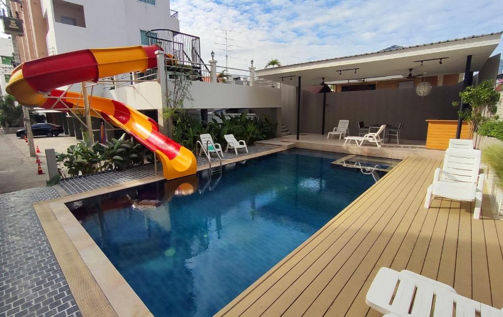 Swimming pool, Baan Manthana Hotel in Hua Hin / Cha-am