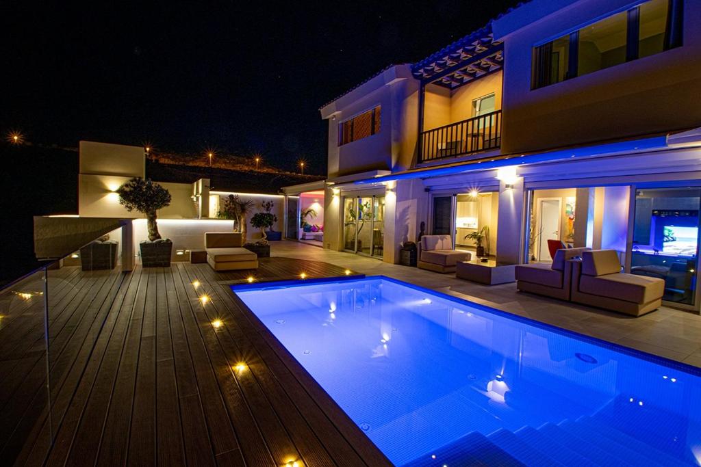 Luxury Villa Morelli with seaview & heated pool - 2