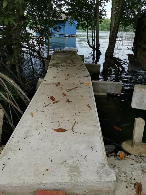 CabinStay Cikgu Sungai Batu Besi photo