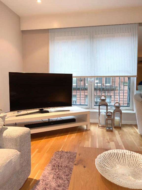 Merchant City Luxury 2 Bedroom Apartment with Secure Parking Available on Request photo