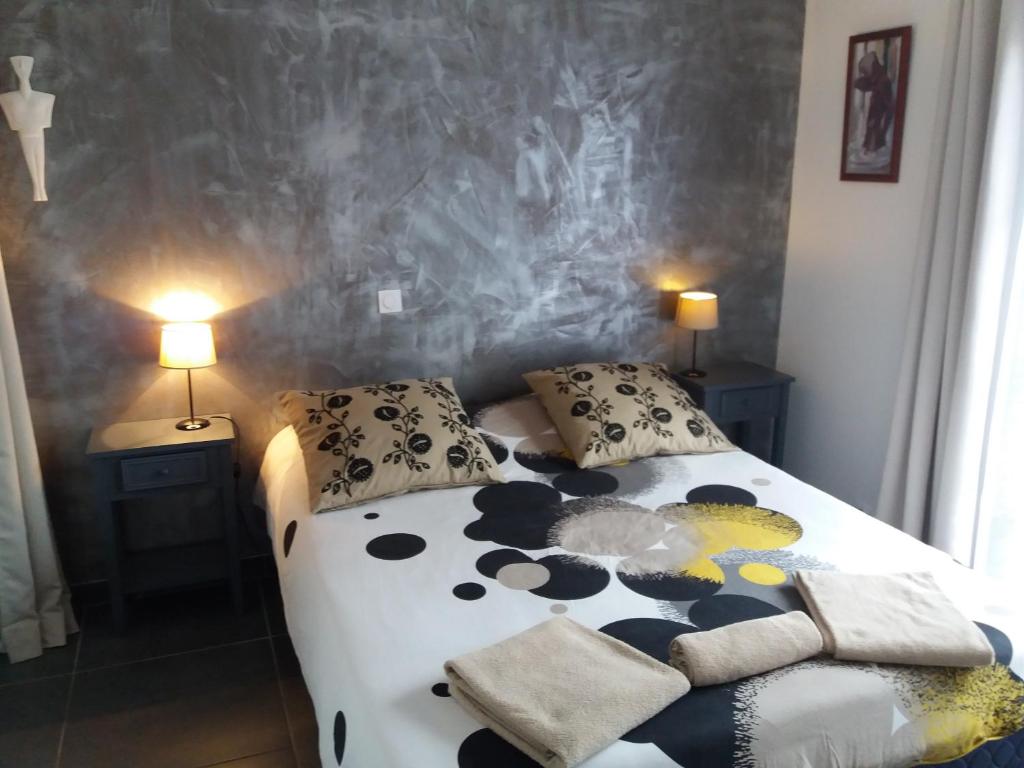 L'escalou SOIREE ETAPE gay masculin uniquement - nuit petit déjeuner repas et 1 massage 20min offert