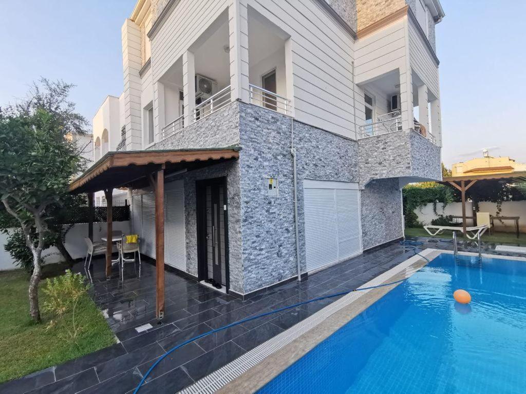 ICVA VILLA IN BELEK, KADRIYE 5 Bedrooms ,1 Living Room , 2 Bathroom — Hotel in Antalya